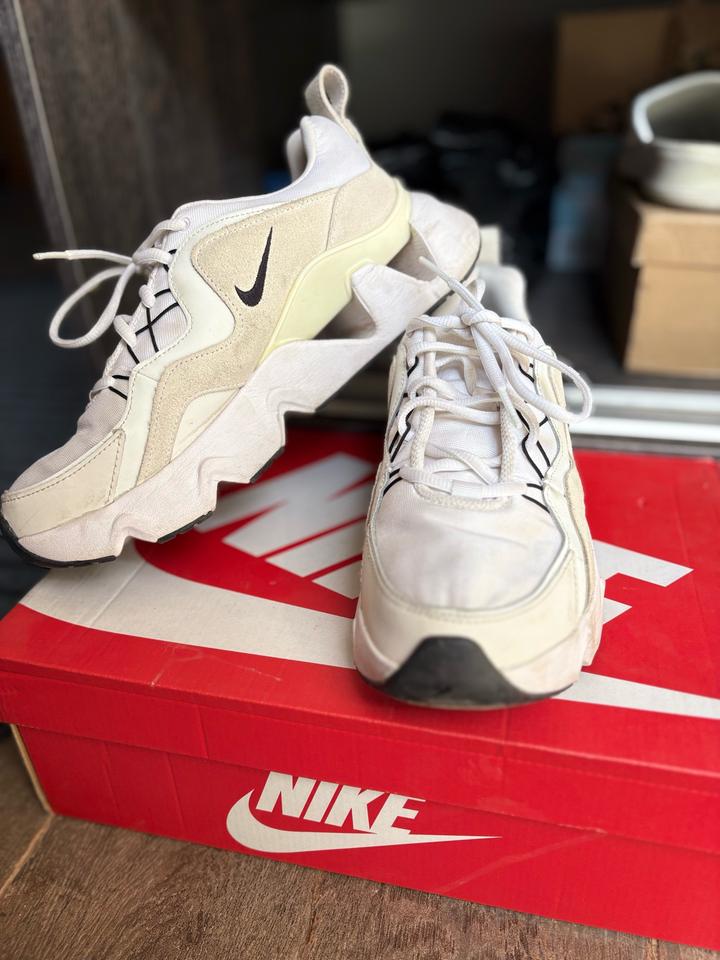 Кроссовки Nike