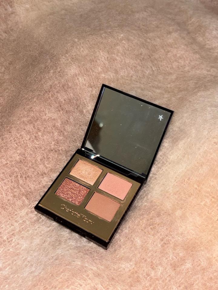 Палетка теней Charlotte Tilbury Luxury Palette Pillow Talk