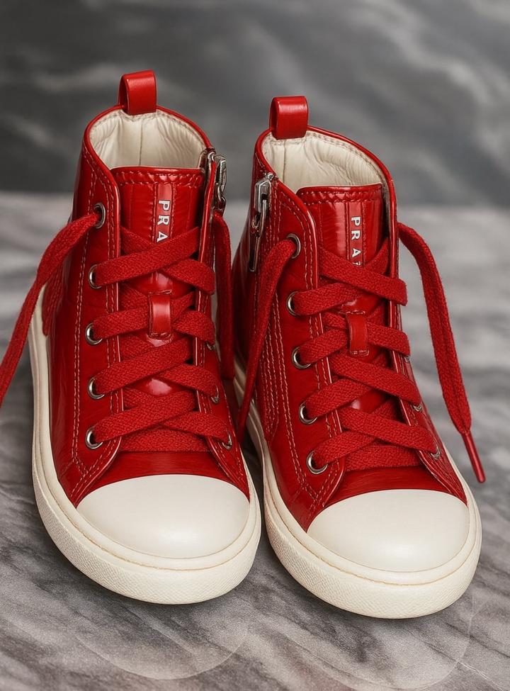 Детские кеды Prada Junior, оригинал размер 26-27. Кожа лаковая