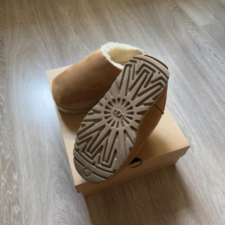 UGG