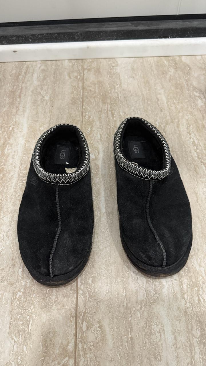 UGG