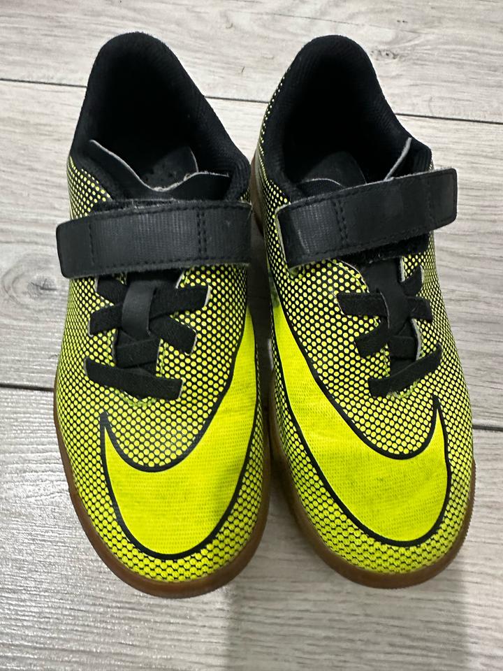 Футзалки Nike