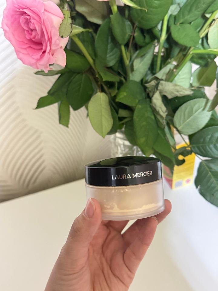 Рассыпчатая пудра Laura Mercier