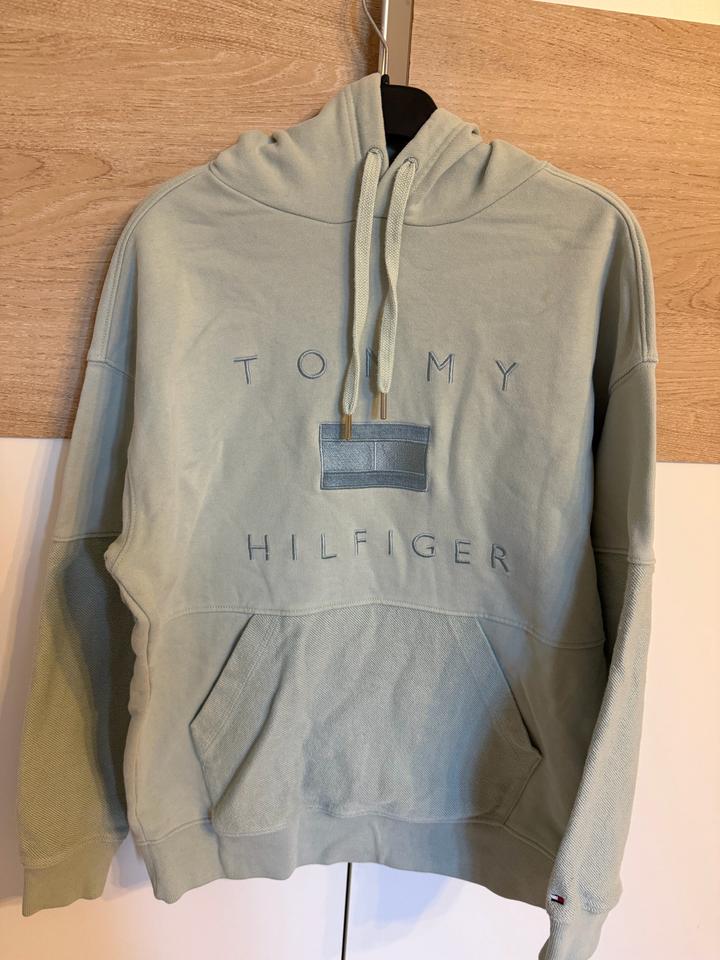 Tommy Hilfiger