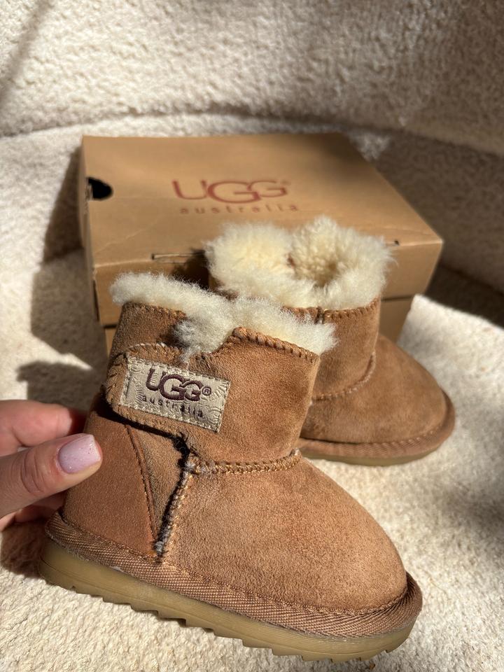 UGG