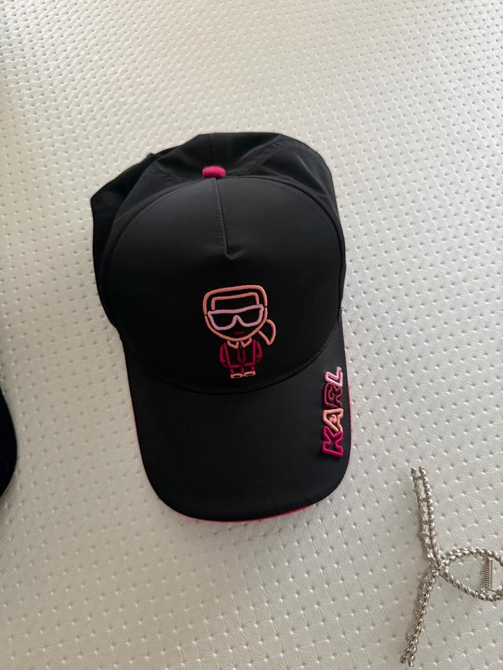 Кепка Karl Lagerfeld