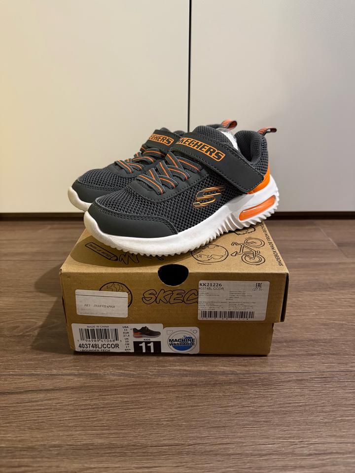 Skechers