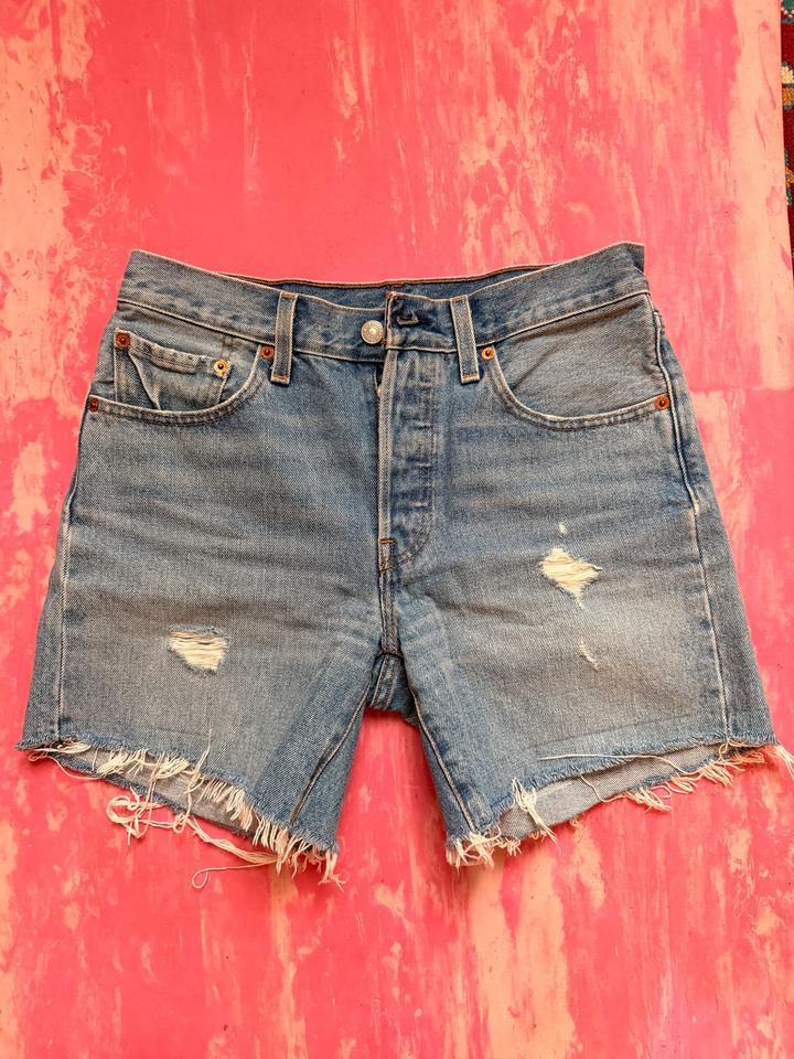 Женские джинсовые шорты Levi's