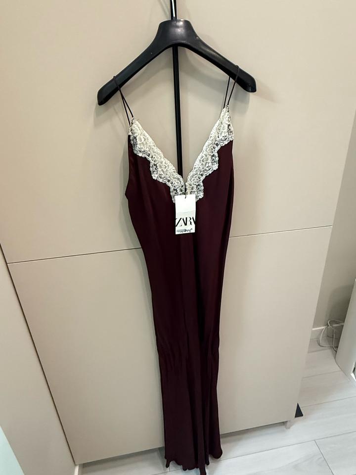 Платье Zara комбинация миди с кружевом