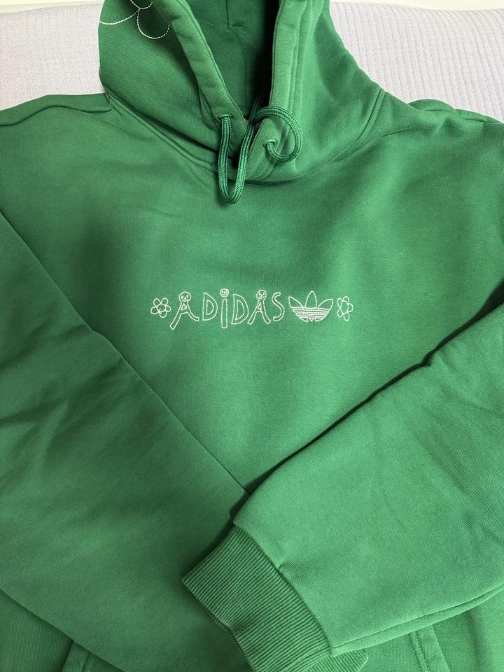 Худи adidas с капюшоном зеленое