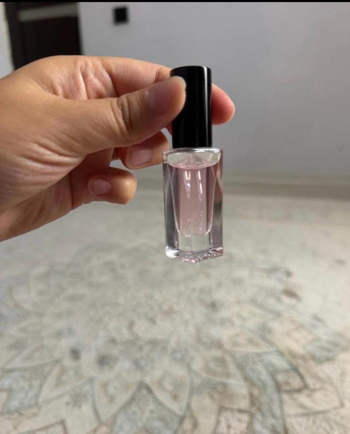 Парфюмерная вода Pink Molecule 090.09