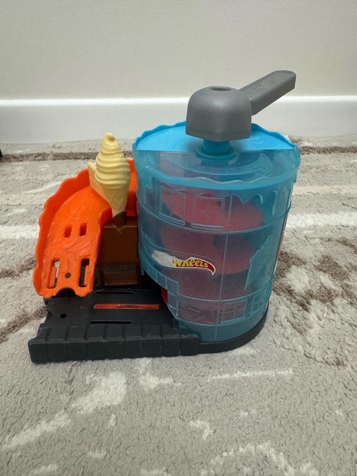 Hot wheels