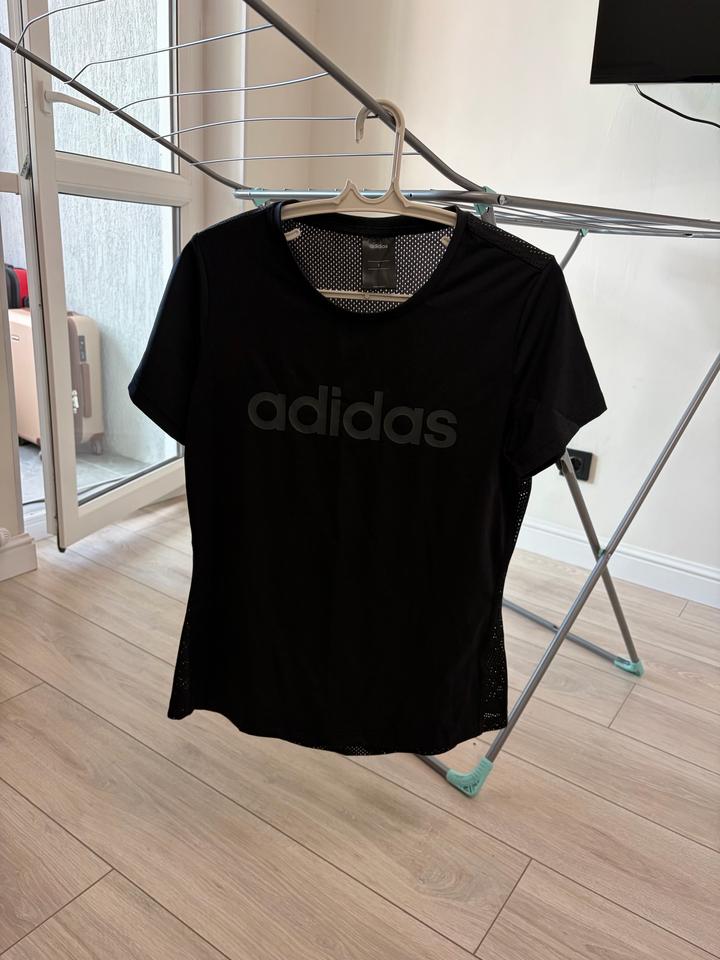 Футболка adidas