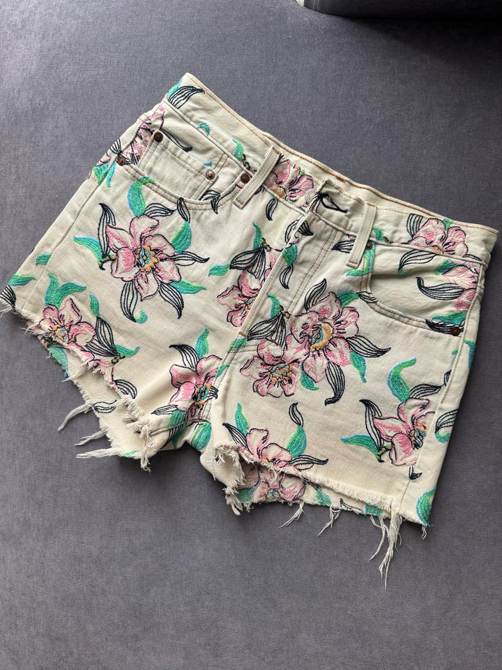 Levi's