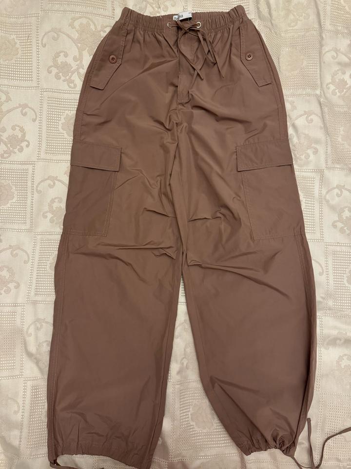 Брюки карго Bershka