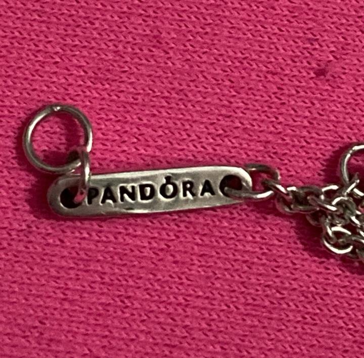 Колье Pandora с кулоном в виде сердца