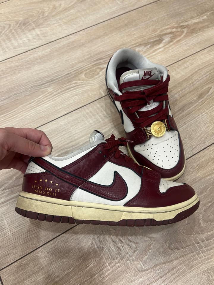 Кроссовки Nike