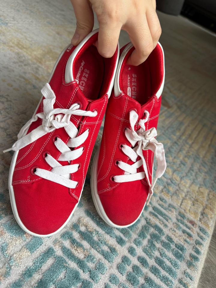 Skechers