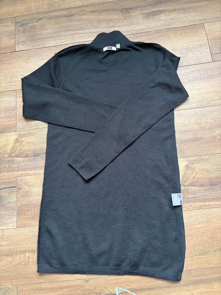 Платье Uniqlo