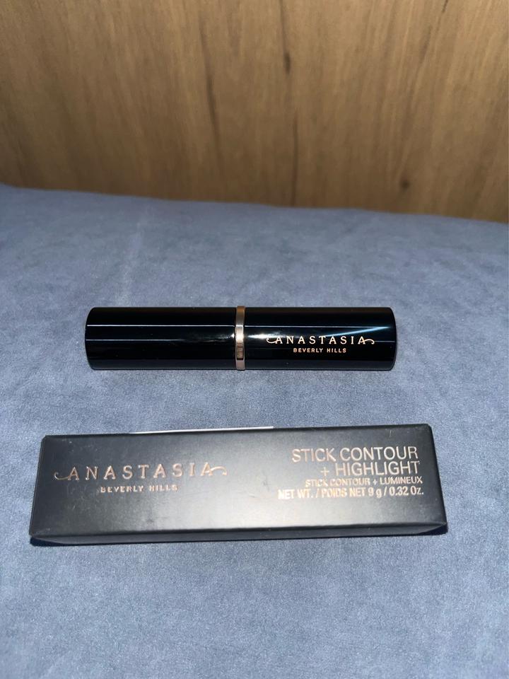 Anastasia Beverly Hills Stick Contour + Highlight