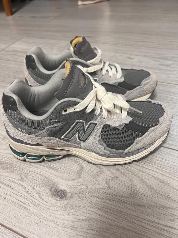 Кроссовки New Balance 2002R