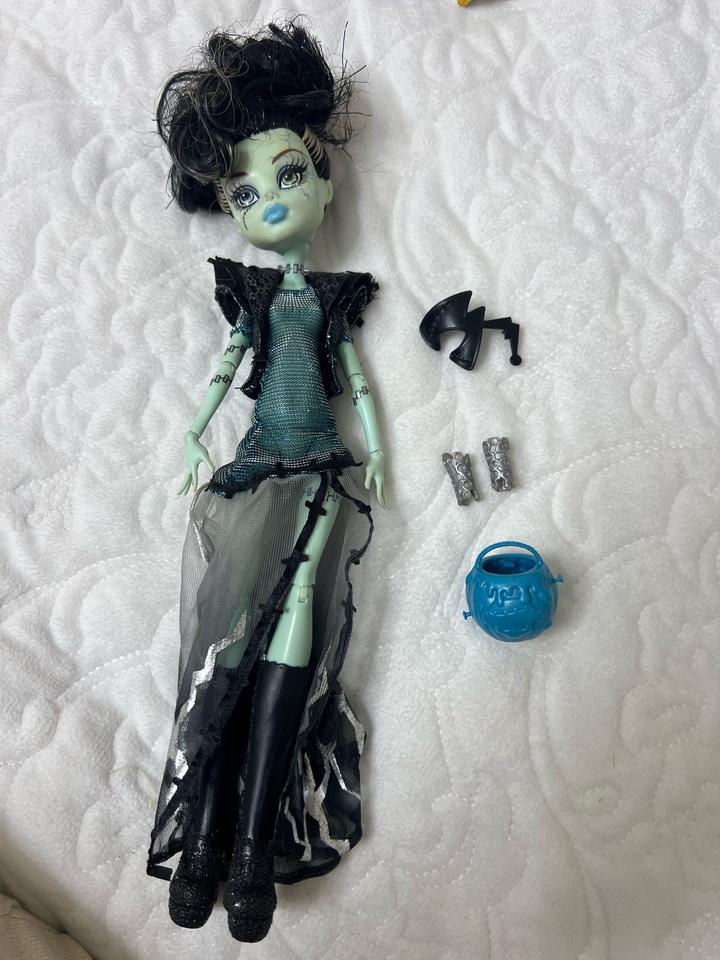 monster high Фрэнки Штейн Гулс Рул