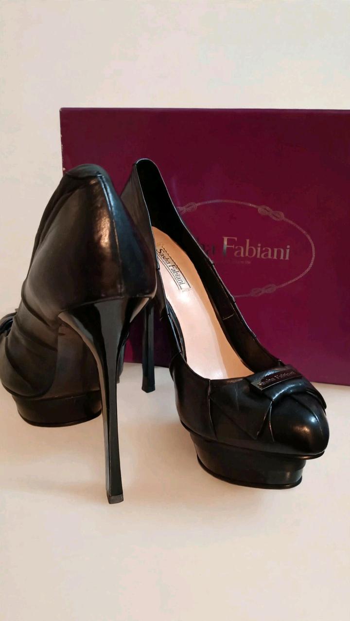 👠 Sasha Fabiani — чёрные туфли