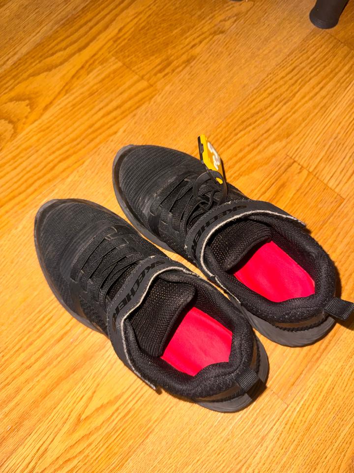 Skechers