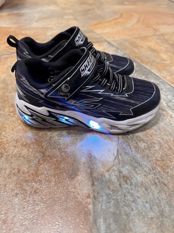 Skechers