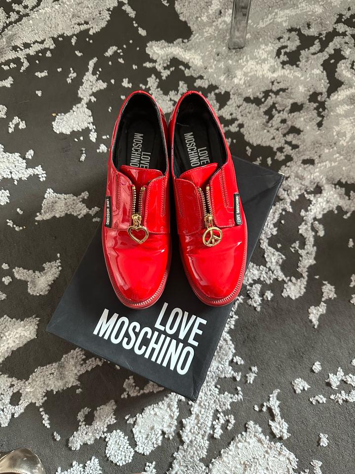 Love Moschino