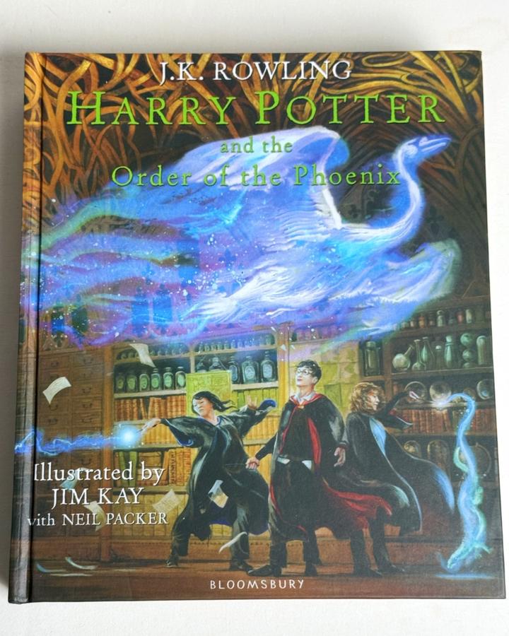 Harry Potter and the Order of the Phoenix (Illustrated Edition)