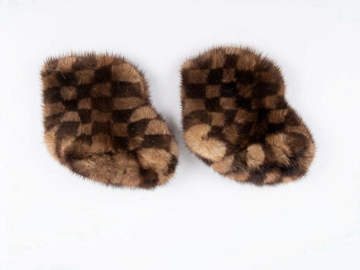 LV Baby Детские меховые пинетки