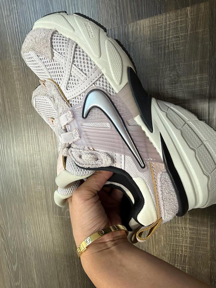 Кроссовки Nike