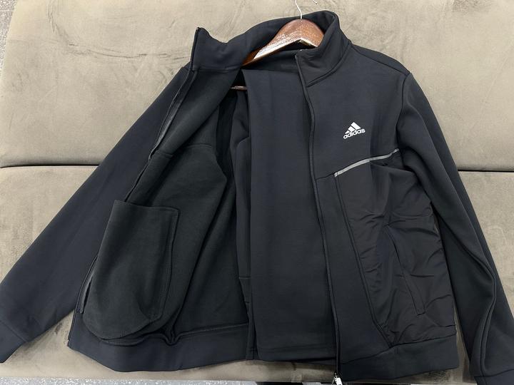 Спортивный костюм adidas