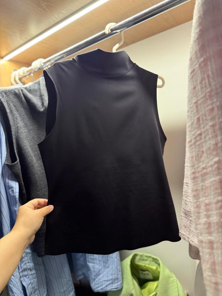 Zara Зара размер М.Купила в этом году, размер не подошёл.