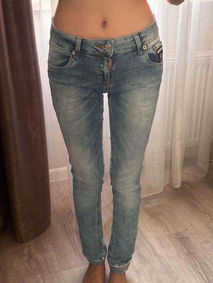 Джинсы DSQUARED2