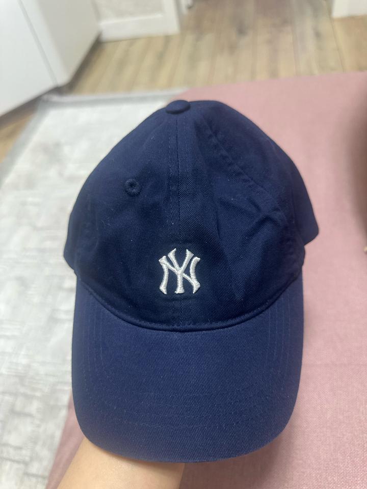 MLB