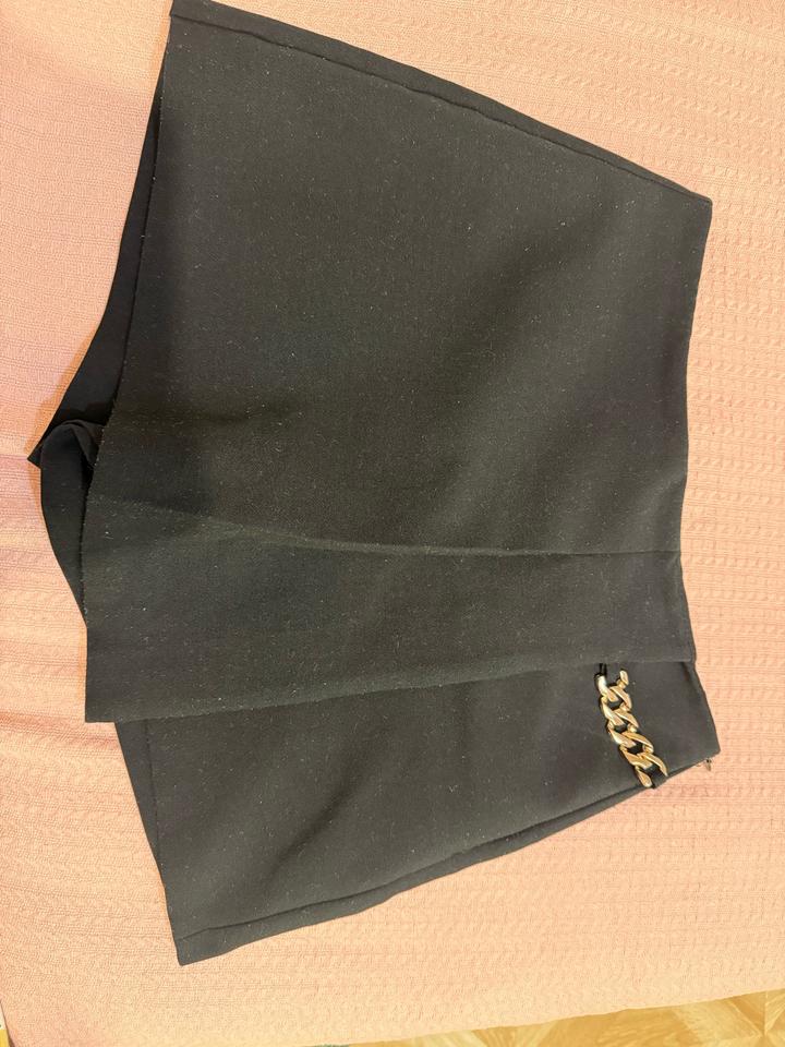 Юбкашорты ZARA с цепью