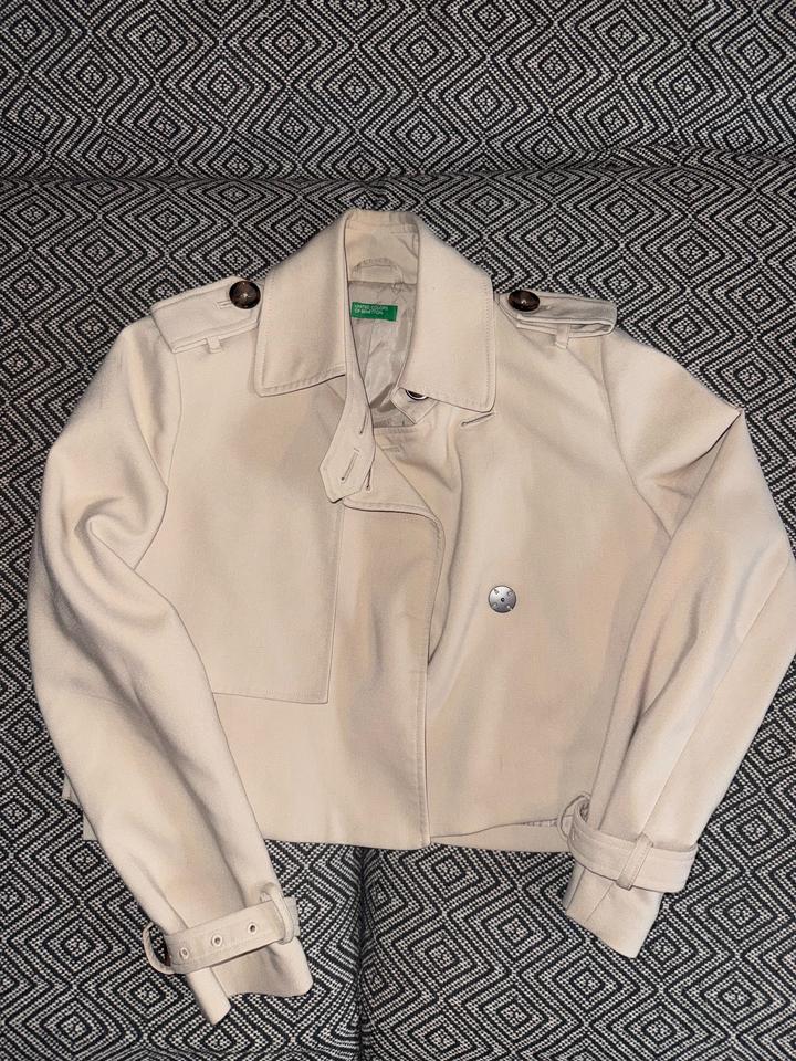 Укороченный тренч United Colors of Benetton