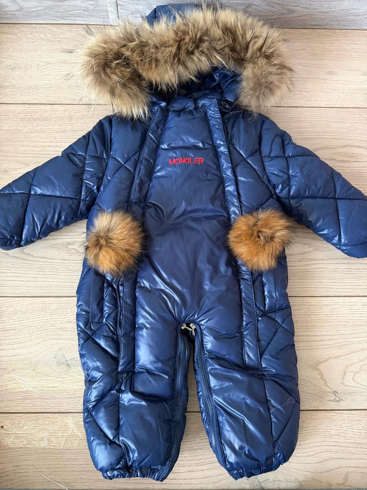 Зимний комбинезон Moncler