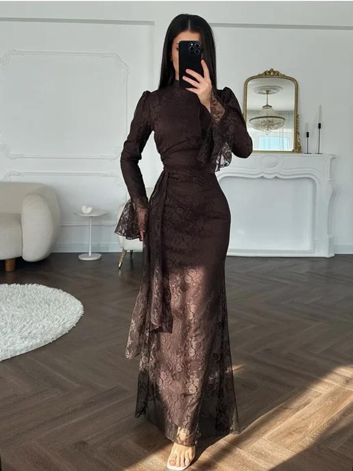 Кружевное вечернее платье макси