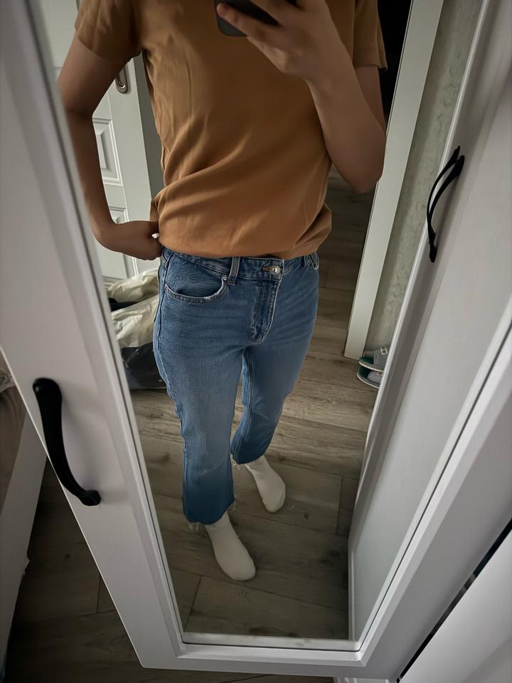 Джинсы Bershka