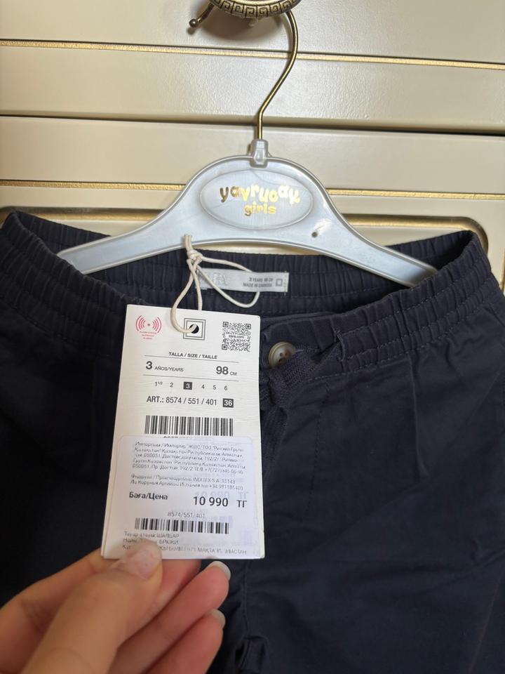 Брюки от бренда Zara, новый с этикеткой! Размер 3 лет, нам размер не подошел.
