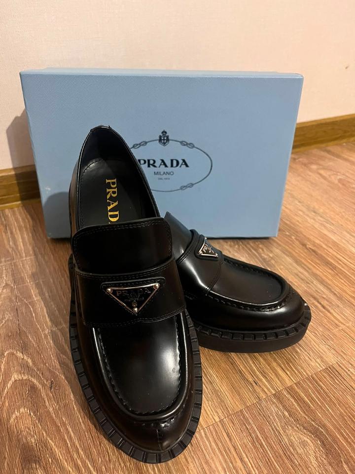 Лоферы Prada