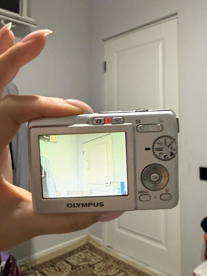 Цифровой фотоаппарат Olympus