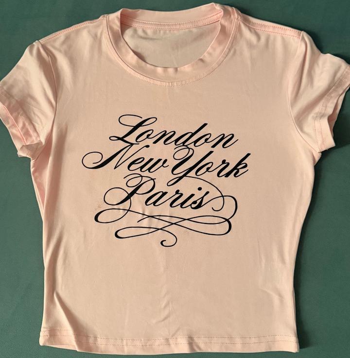 Футболка с надписью London New York Paris