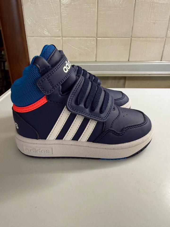 Детские кроссовки adidas