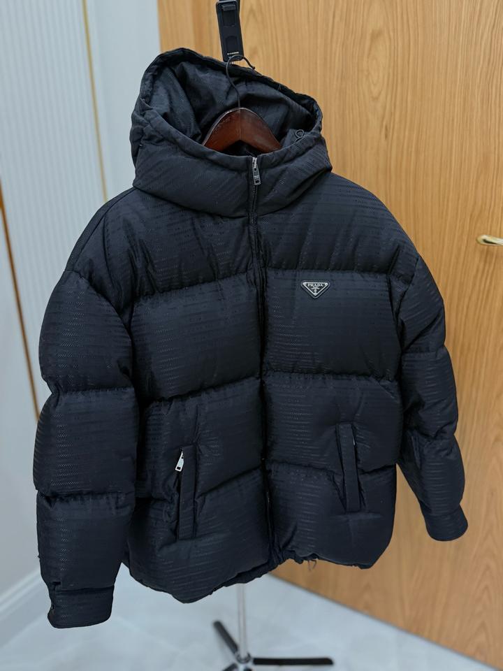 Пуховик Prada