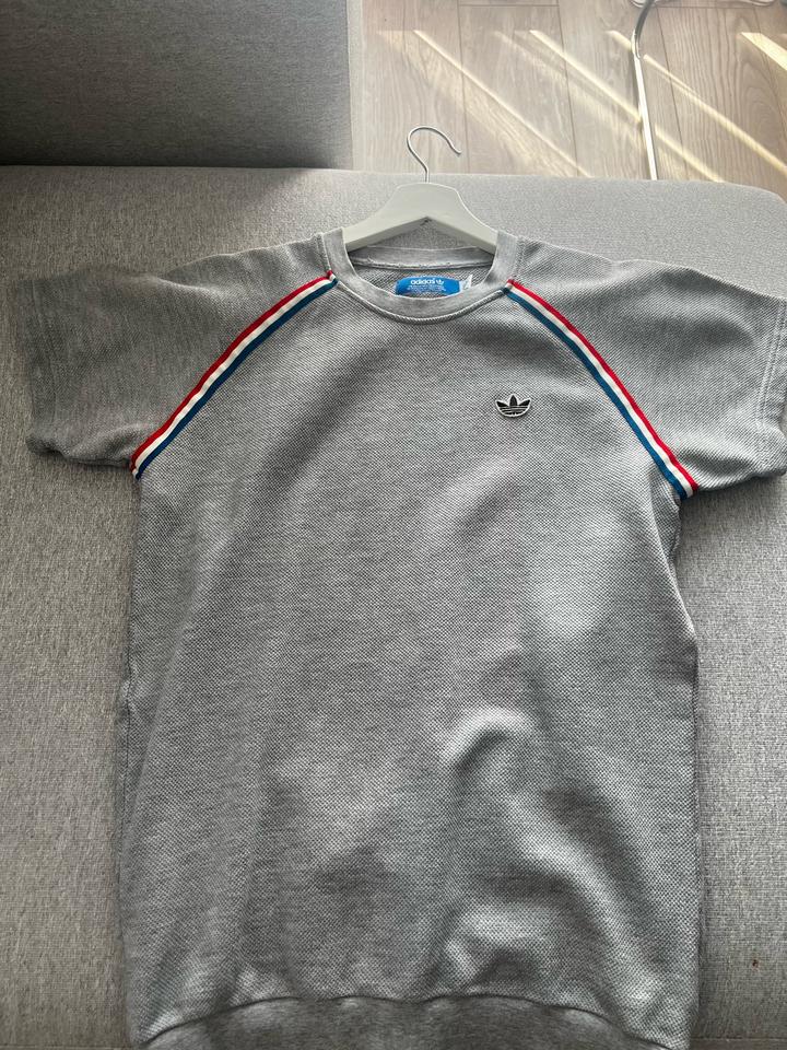 Футболка adidas