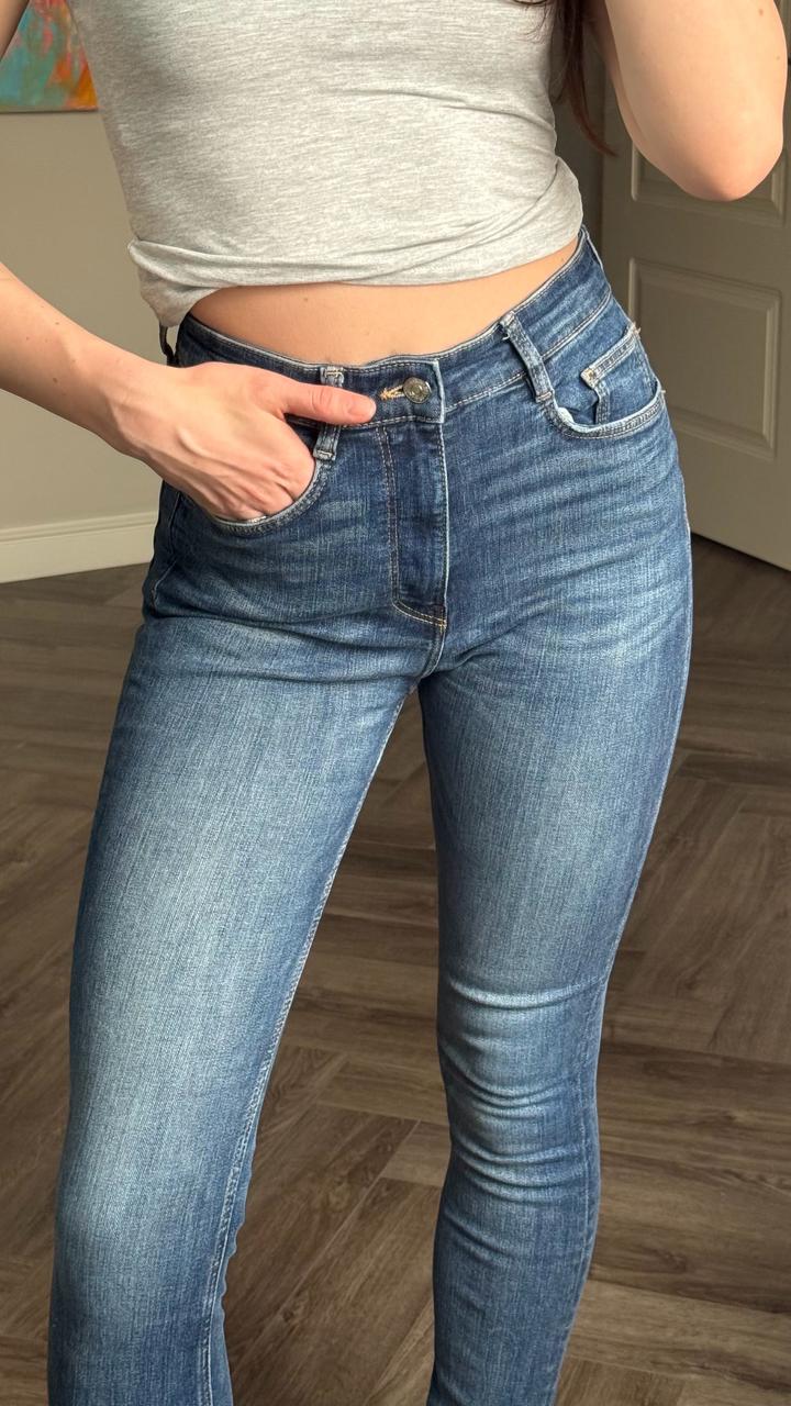Синие джинсы Zara